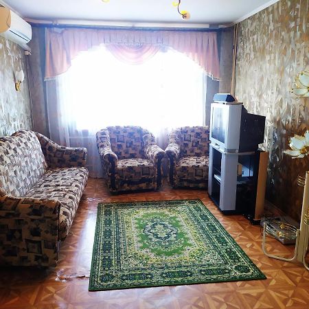 Ильинская 3К Посуточно Почасово Sumy Exterior foto