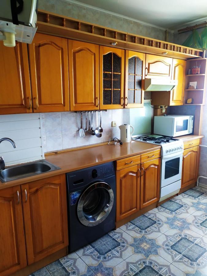 Ильинская 3К Посуточно Почасово Sumy Exterior foto